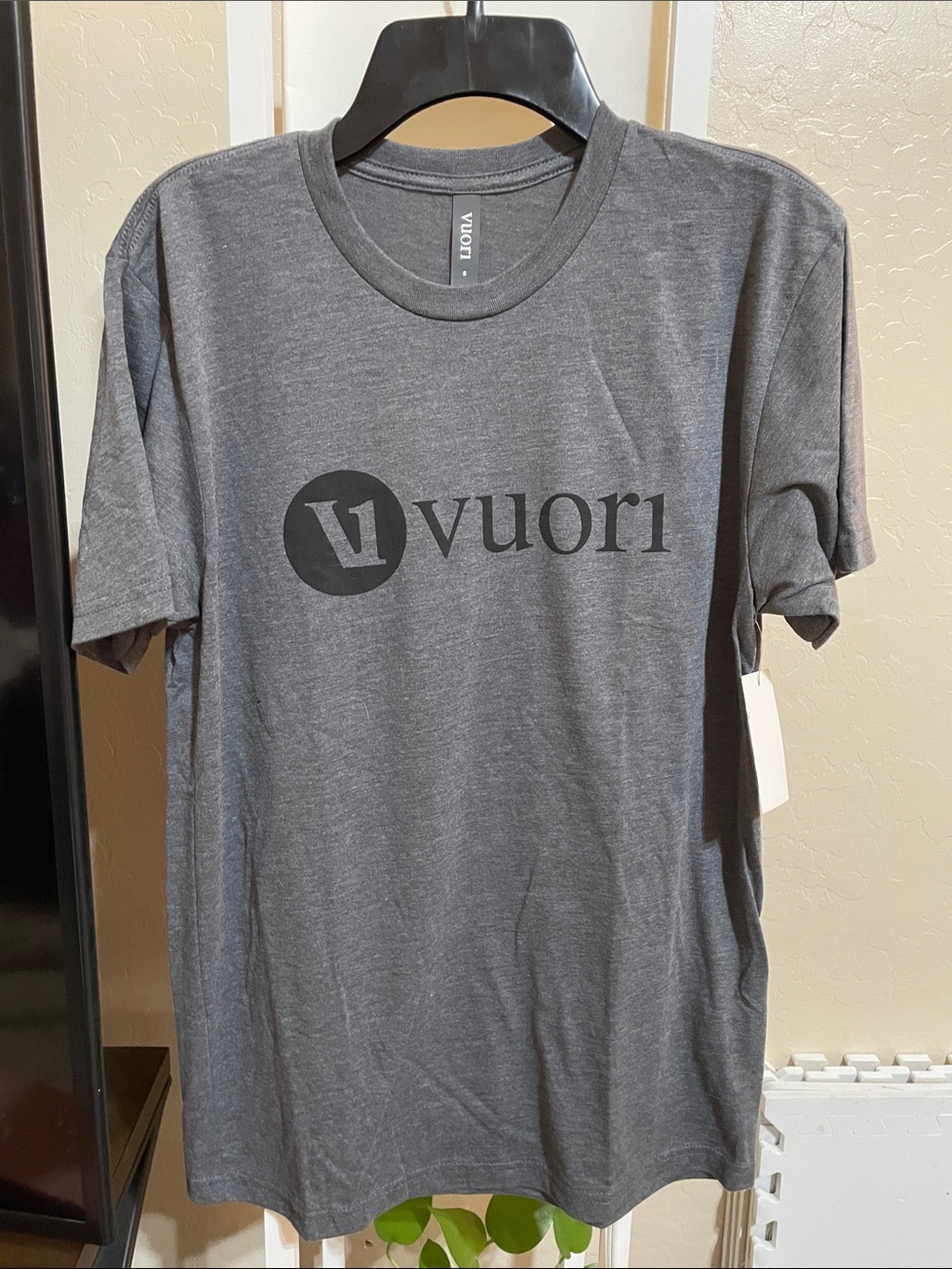 Vuori Heather Gray Short-Sleeve Logo Tee